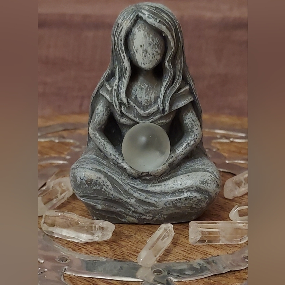 1 DAY SALE!!! Lunar Goddess Moon Goddess Witchy Woman Crystal Ball Magic Statue - Picture 7 of 13